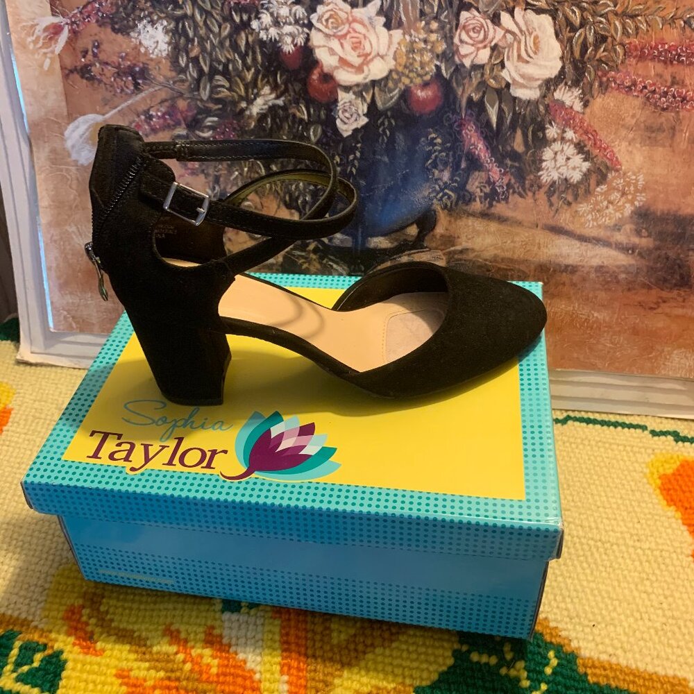 Sophia Taylor heels size 7